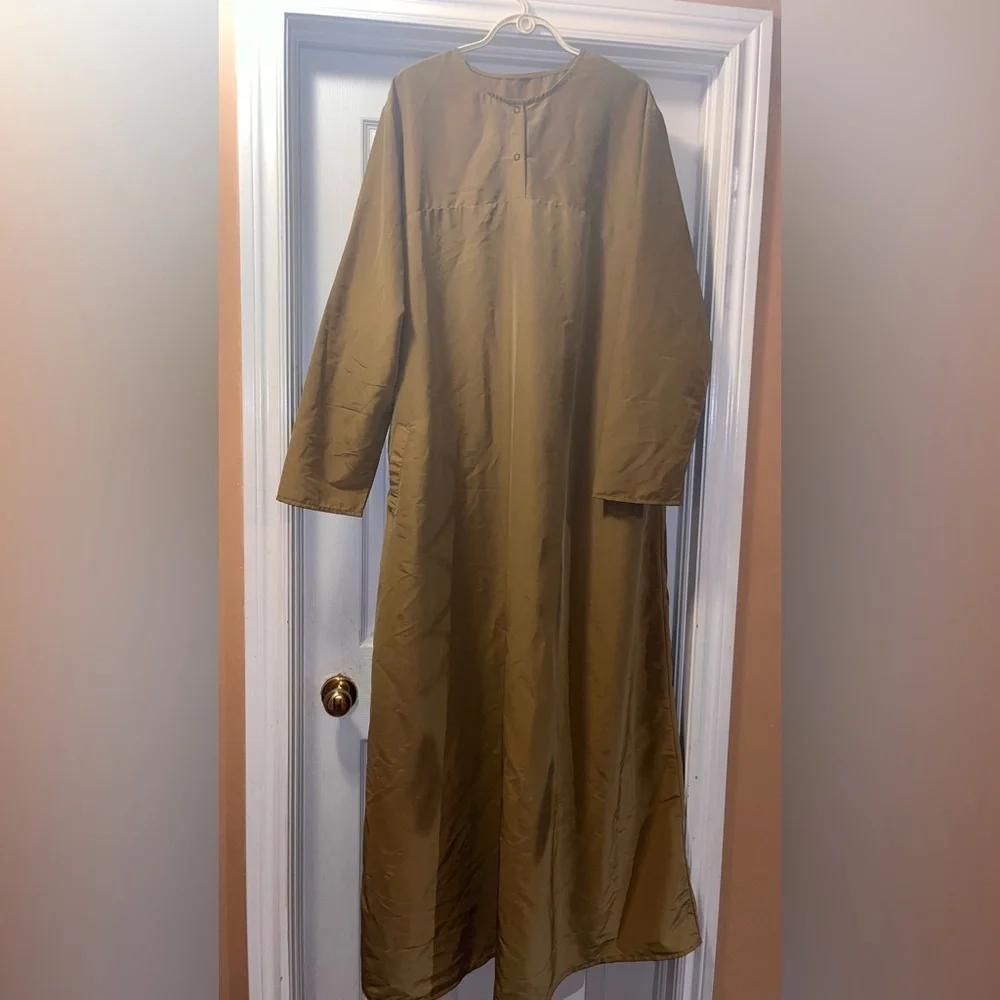 Beautiful abaya - Picture 1 of 3